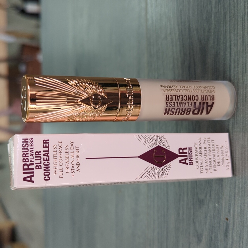 Charlotte Tilbury Airbrush Concealer 4 Fair Medium - Picture 2 of 3